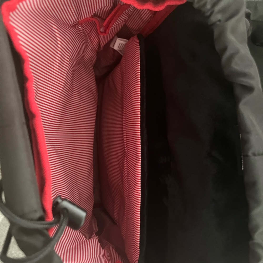 Backpack - Picture 4 of 7